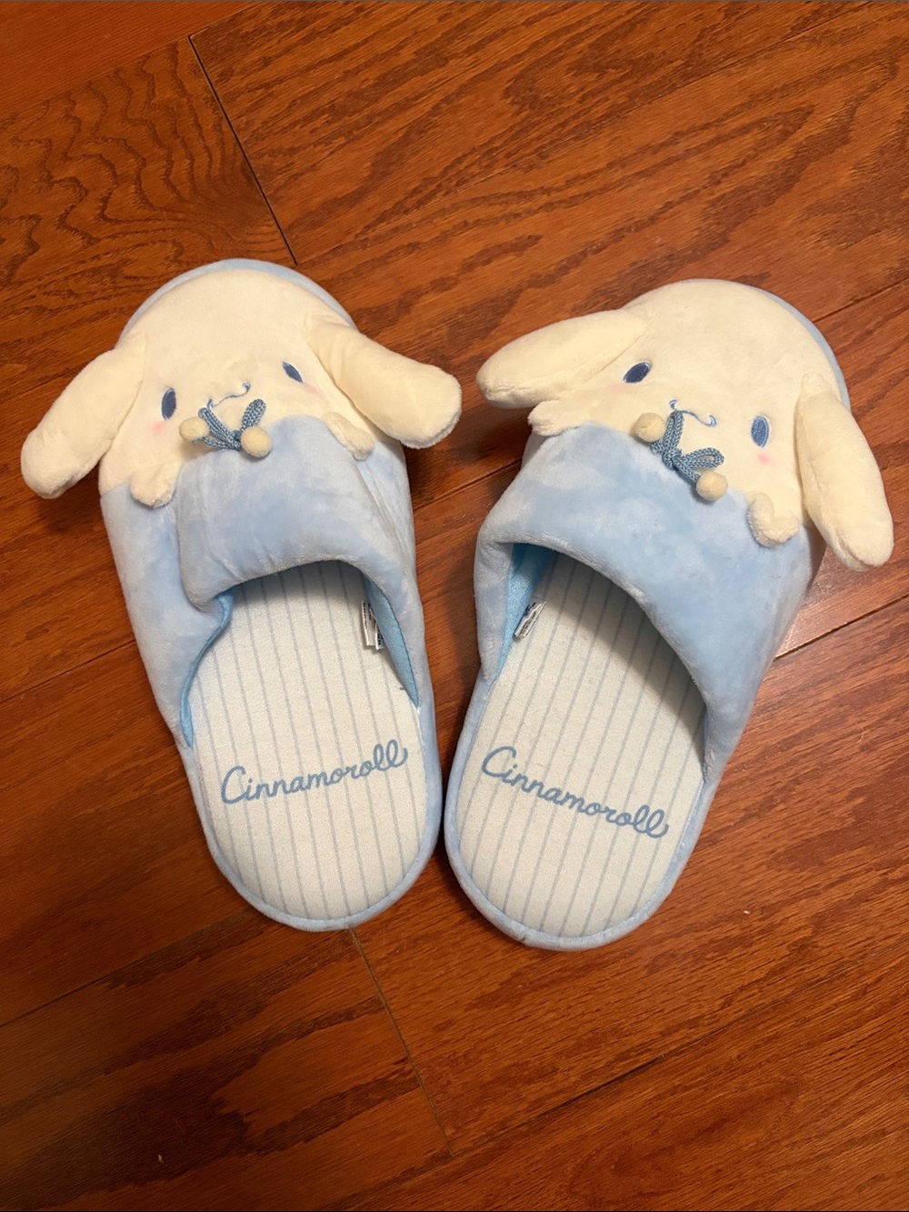 Sanrio Cinnamoroll Plush Slippers
